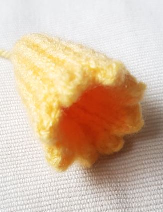 Daffodil Knitting Pattern PDF Download - Fitting in Knitting