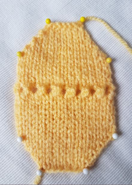 Daffodil Knitting Pattern PDF Download - Fitting in Knitting