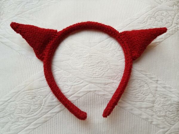 Devil Horn Headband Knitting Pattern PDF Download - Fitting in Knitting