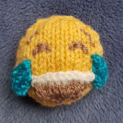 Emoji - style Face Knitting Pattern PDF Download - Fitting in Knitting