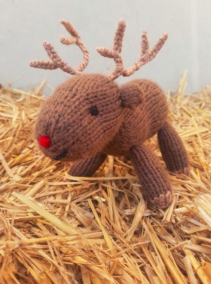 Standing Reindeer Knitting Pattern PDF Download - Fitting in Knitting