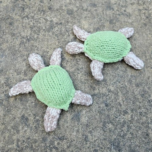 Big & Little Turtle Knitting Pattern PDF Download - Fitting in Knitting