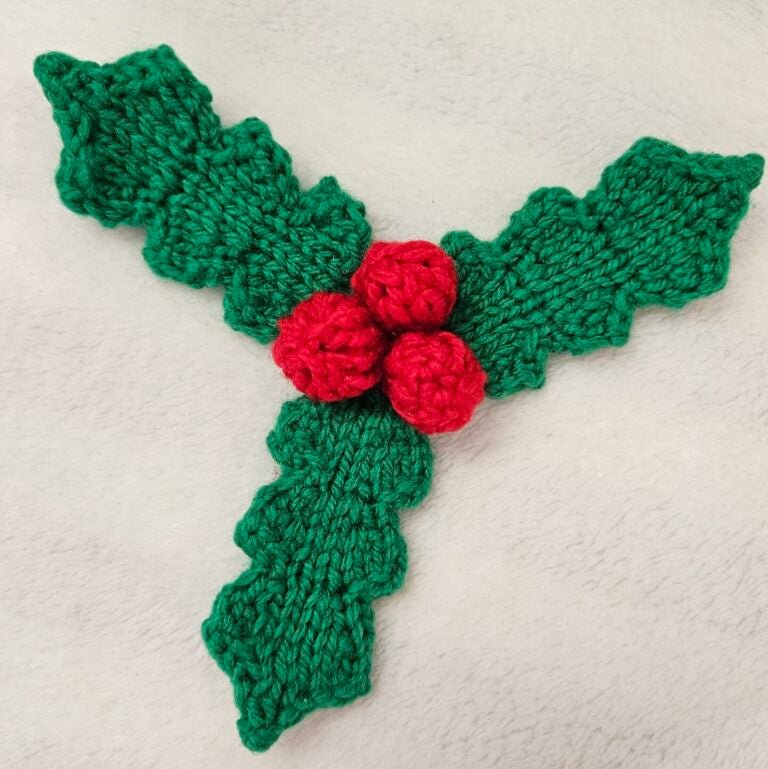 Holly & Berries Knitting Pattern PDF Download - Fitting in Knitting