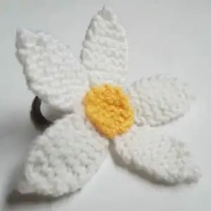 Easy Beginner Knitting Projects: Daisy, Clover and Simple Purse - Fitting in Knitting