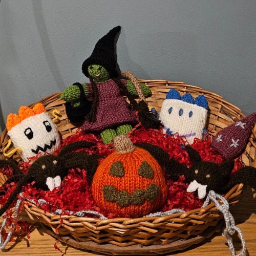 Halloween - Fitting in Knitting