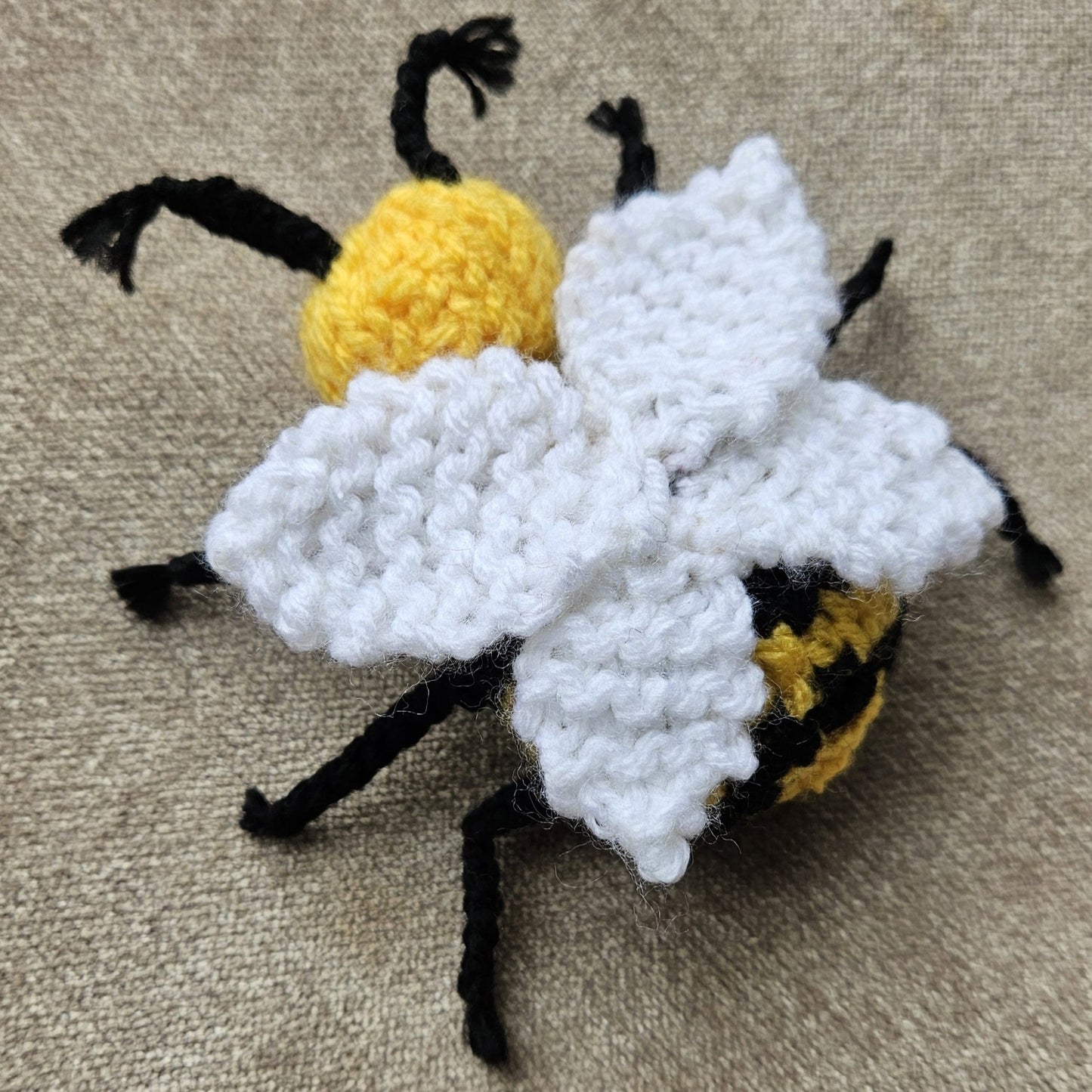 Bee Knitting Pattern PDF Download - Fitting in Knitting