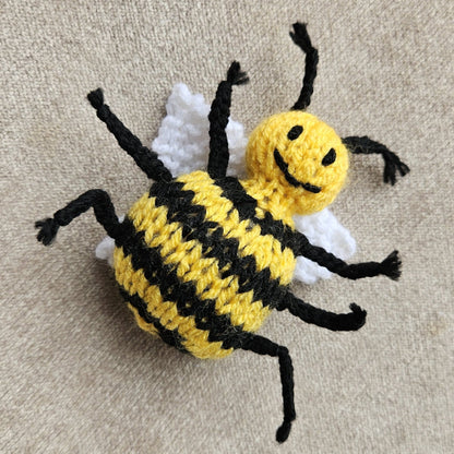 Bee Knitting Pattern PDF Download - Fitting in Knitting
