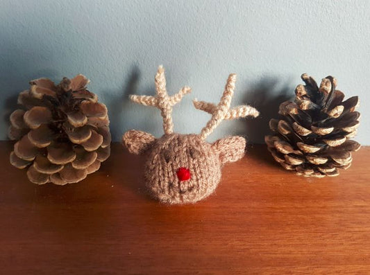 Little Reindeer Knitting Pattern PDF Download - Fitting in Knitting