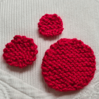 Knitted Spots or Knitted Circles Knitting Pattern PDF Download - Fitting in Knitting
