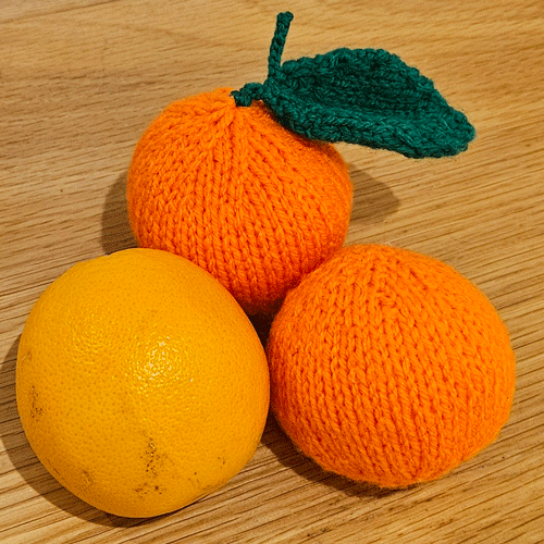 Oranges & Lemons Knitting Pattern PDF Download - Fitting in Knitting