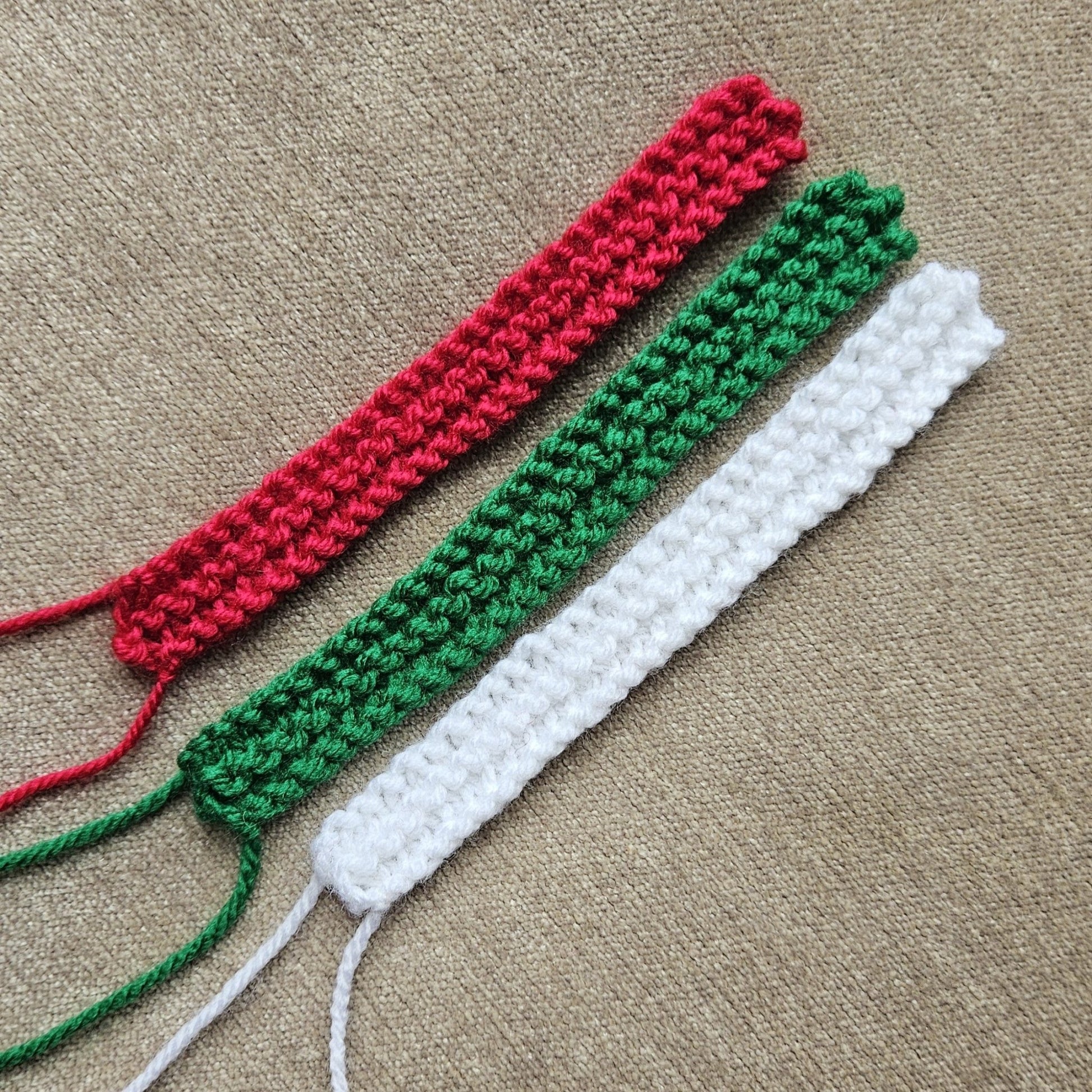 Napkin Rings and Knitted Paper Chains Knitting Pattern PDF Download - Fitting in Knitting