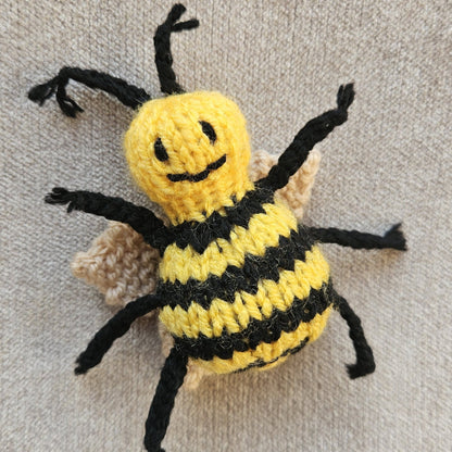 Bee Knitting Pattern PDF Download - Fitting in Knitting