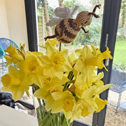 Bee Knitting Pattern PDF Download - Fitting in Knitting