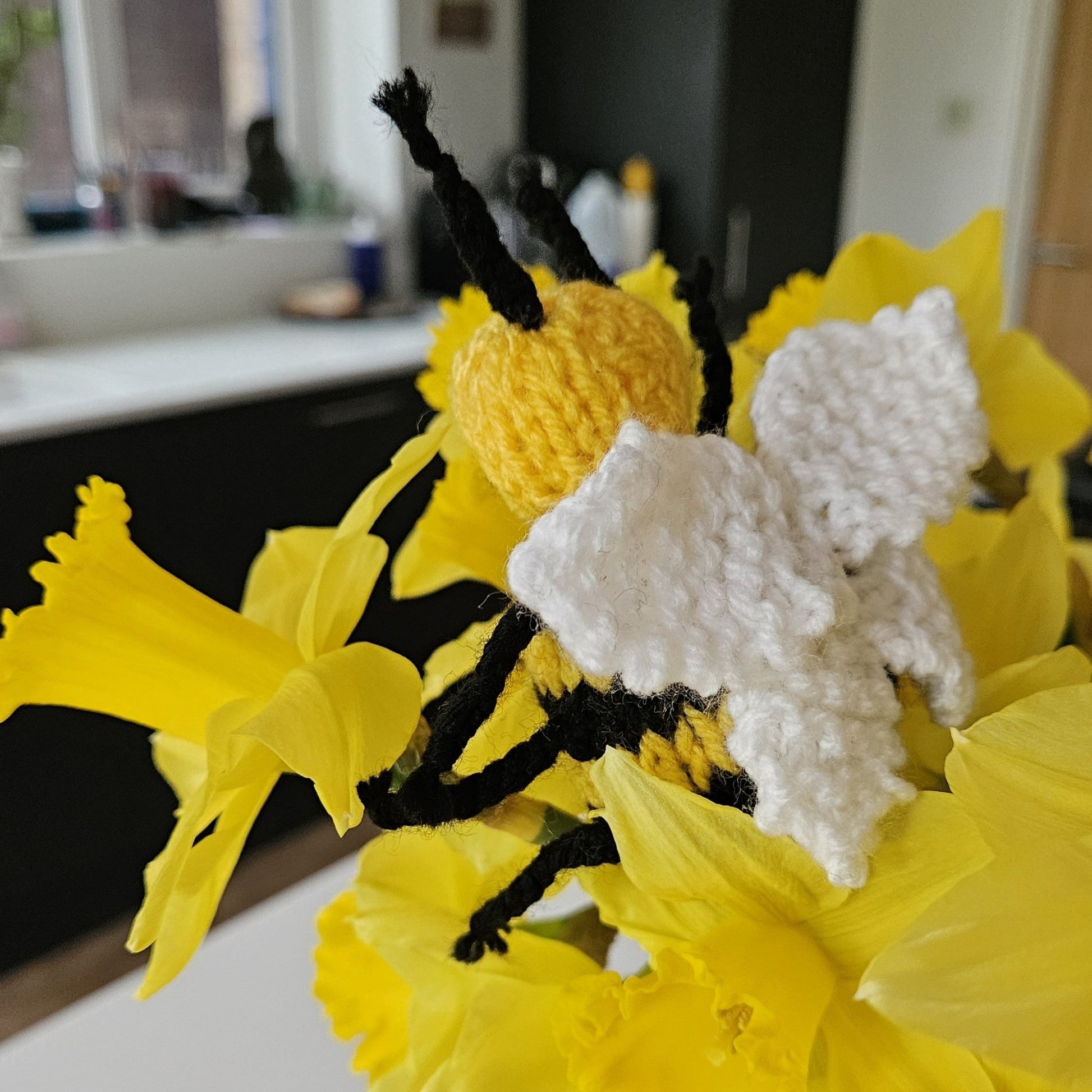 Bee Knitting Pattern PDF Download - Fitting in Knitting