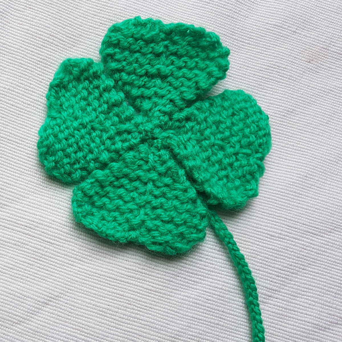 Four Leaf Clover Knitting Pattern PDF Download - Fitting in Knitting