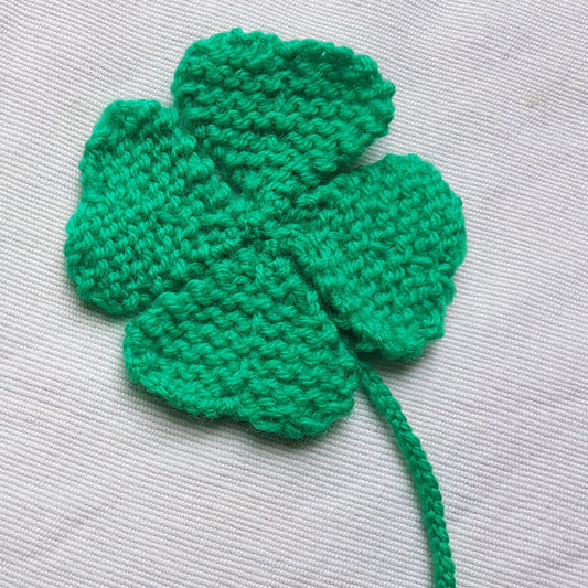 Four Leaf Clover Knitting Pattern PDF Download - Fitting in Knitting