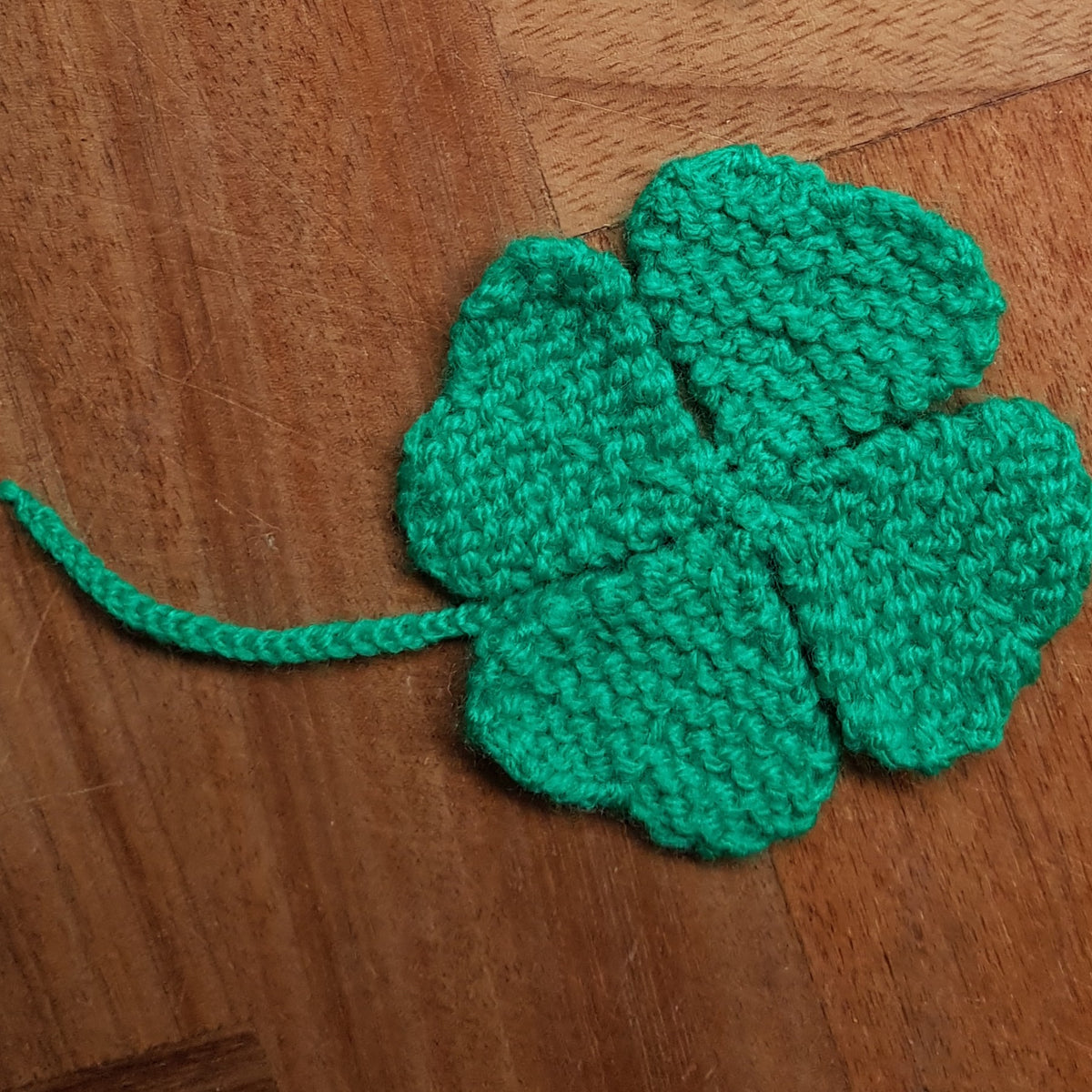 Four Leaf Clover Knitting Pattern PDF Download - Fitting in Knitting