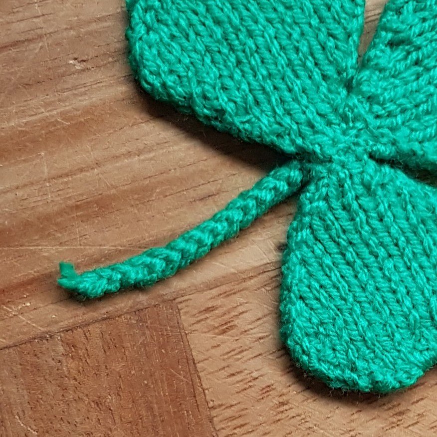 Shamrock Knitting Pattern PDF Download - Fitting in Knitting