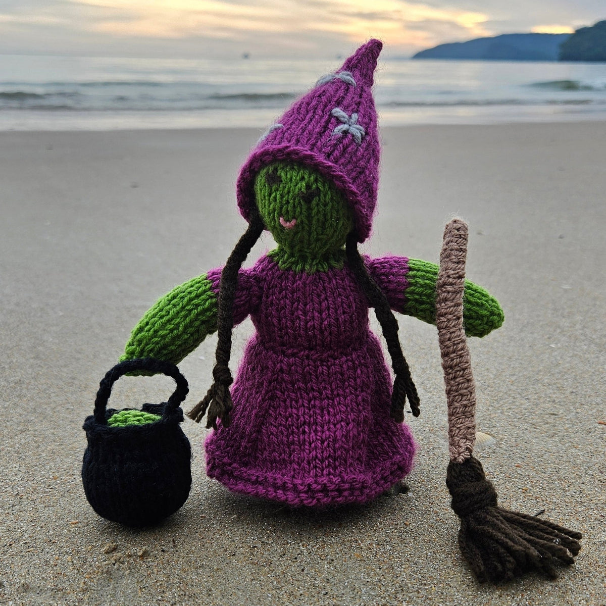 Witch Knitting Pattern PDF Download - Fitting in Knitting