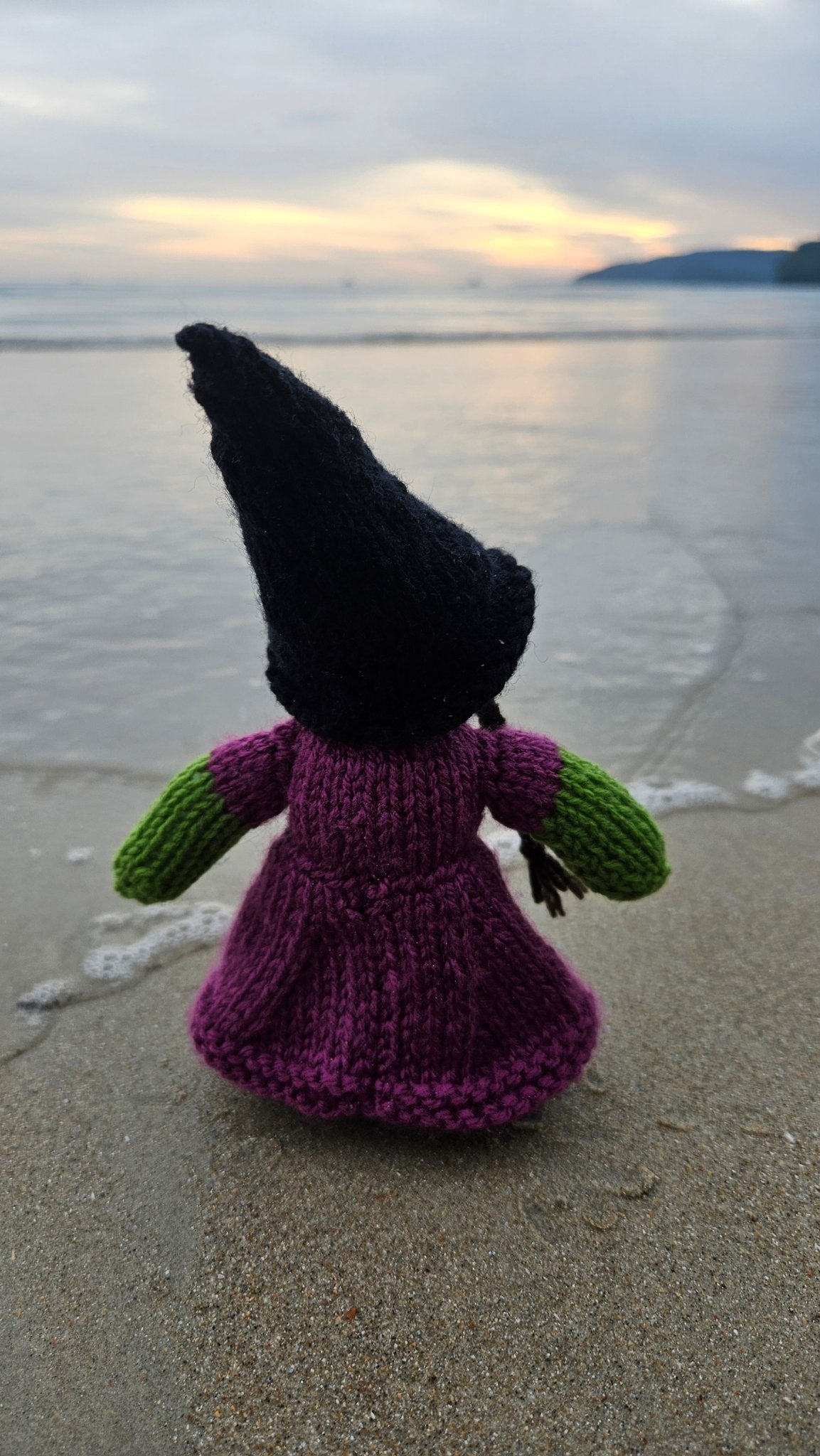 Witch Knitting Pattern PDF Download - Fitting in Knitting