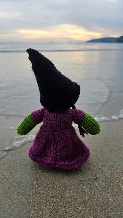 Witch Knitting Pattern PDF Download - Fitting in Knitting