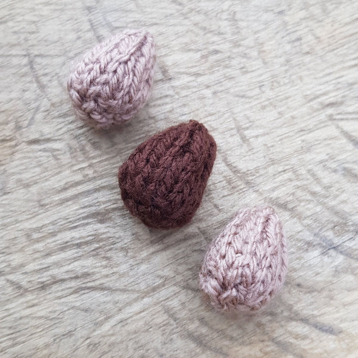 Baby Basket and Mini Eggs Knitting Pattern PDF Download - Fitting in Knitting