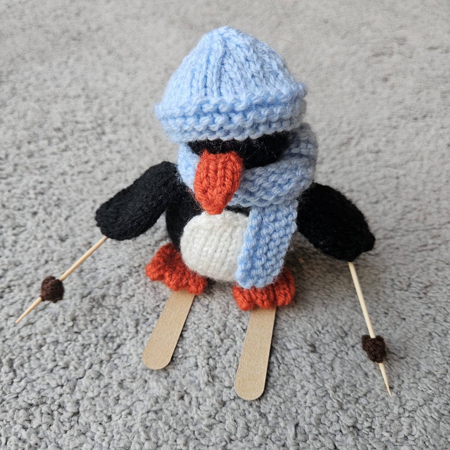 Penguin Knitting Pattern PDF Download - Fitting in Knitting