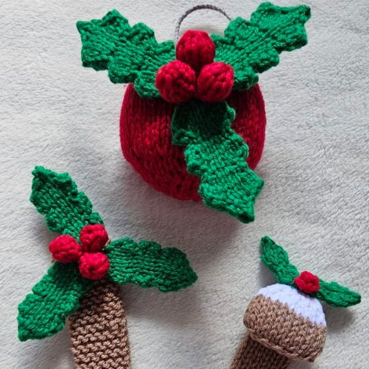 Holly & Berries Knitting Pattern PDF Download - Fitting in Knitting