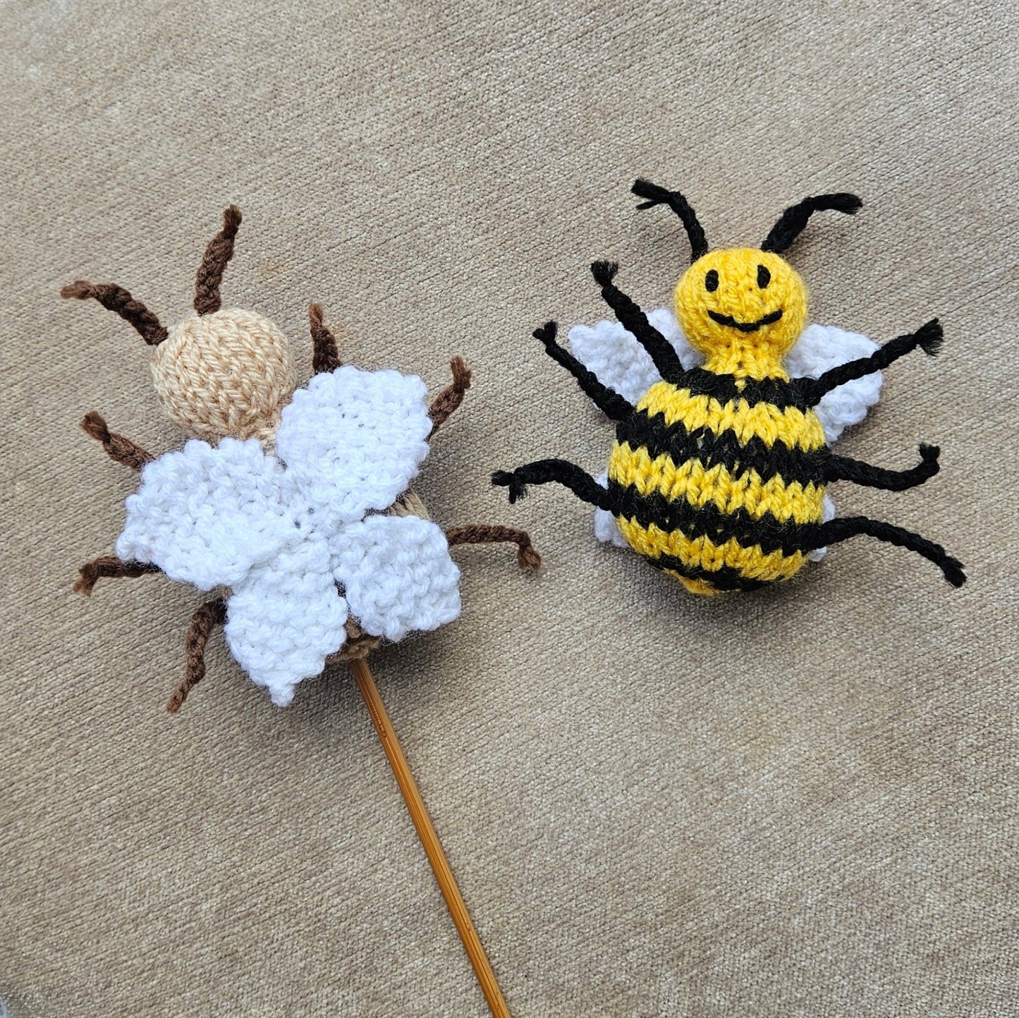 Bee Knitting Pattern PDF Download - Fitting in Knitting