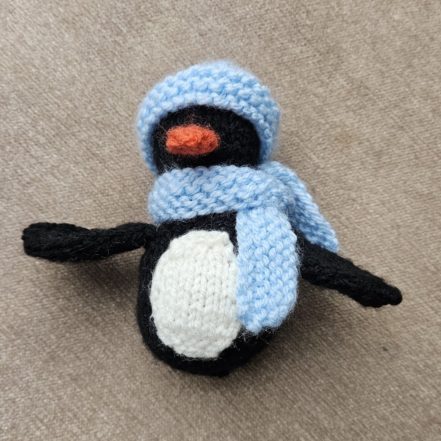 Penguin Knitting Pattern PDF Download - Fitting in Knitting
