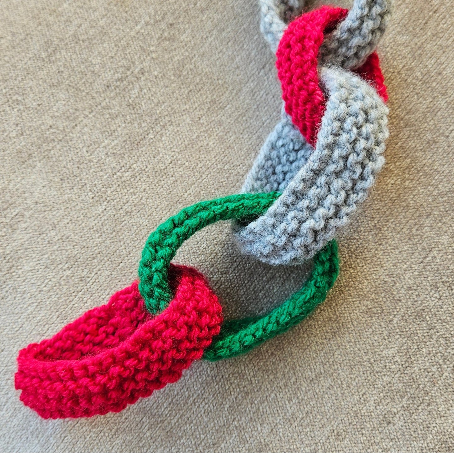 Napkin Rings and Knitted Paper Chains Knitting Pattern PDF Download - Fitting in Knitting
