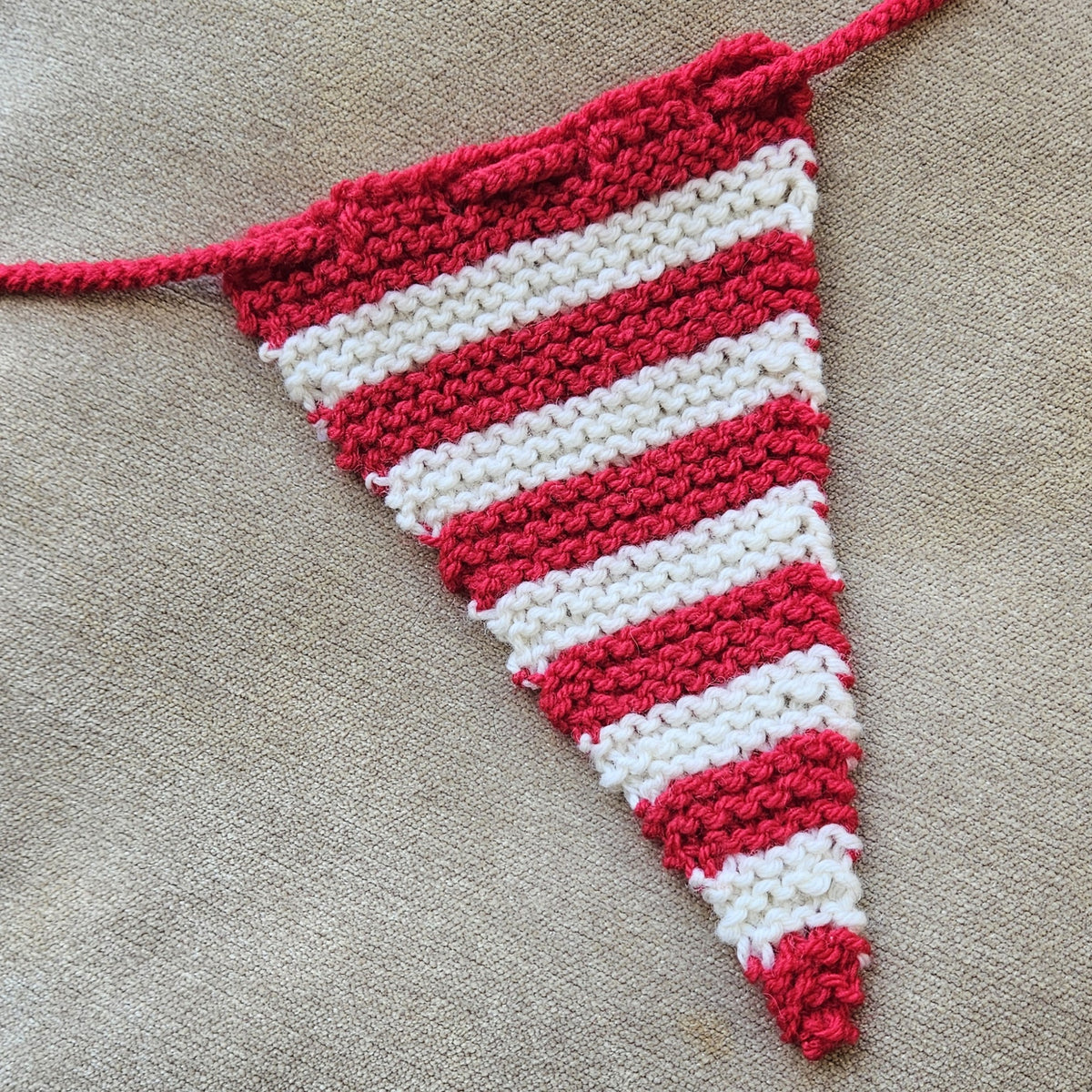 Bunting Knitting Pattern PDF Download - Fitting in Knitting