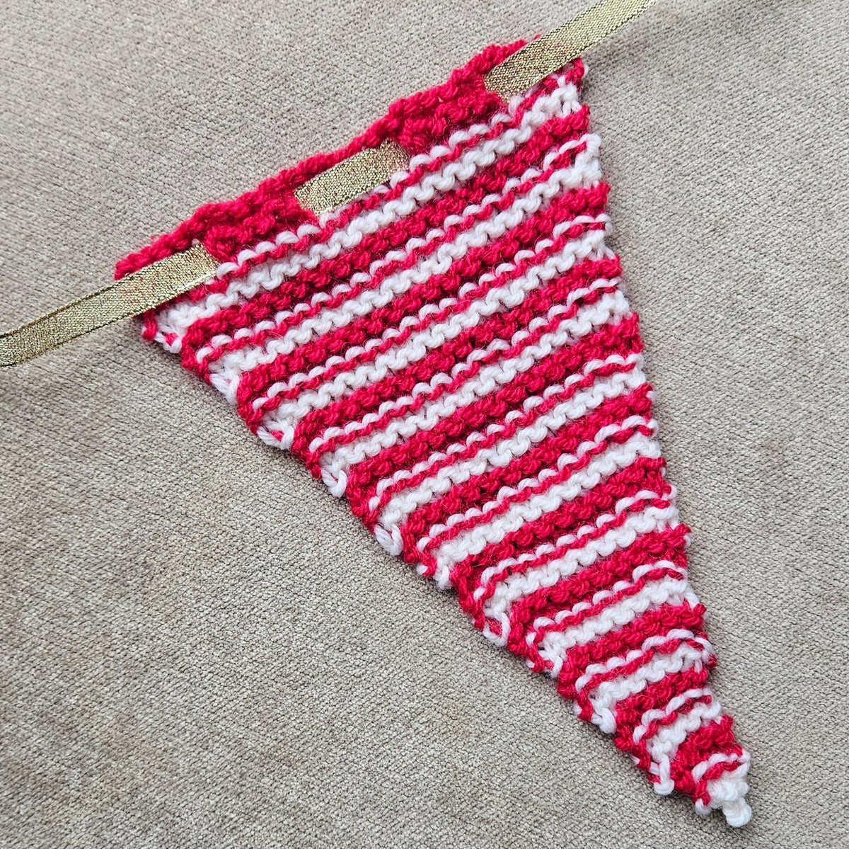 Bunting Knitting Pattern PDF Download - Fitting in Knitting