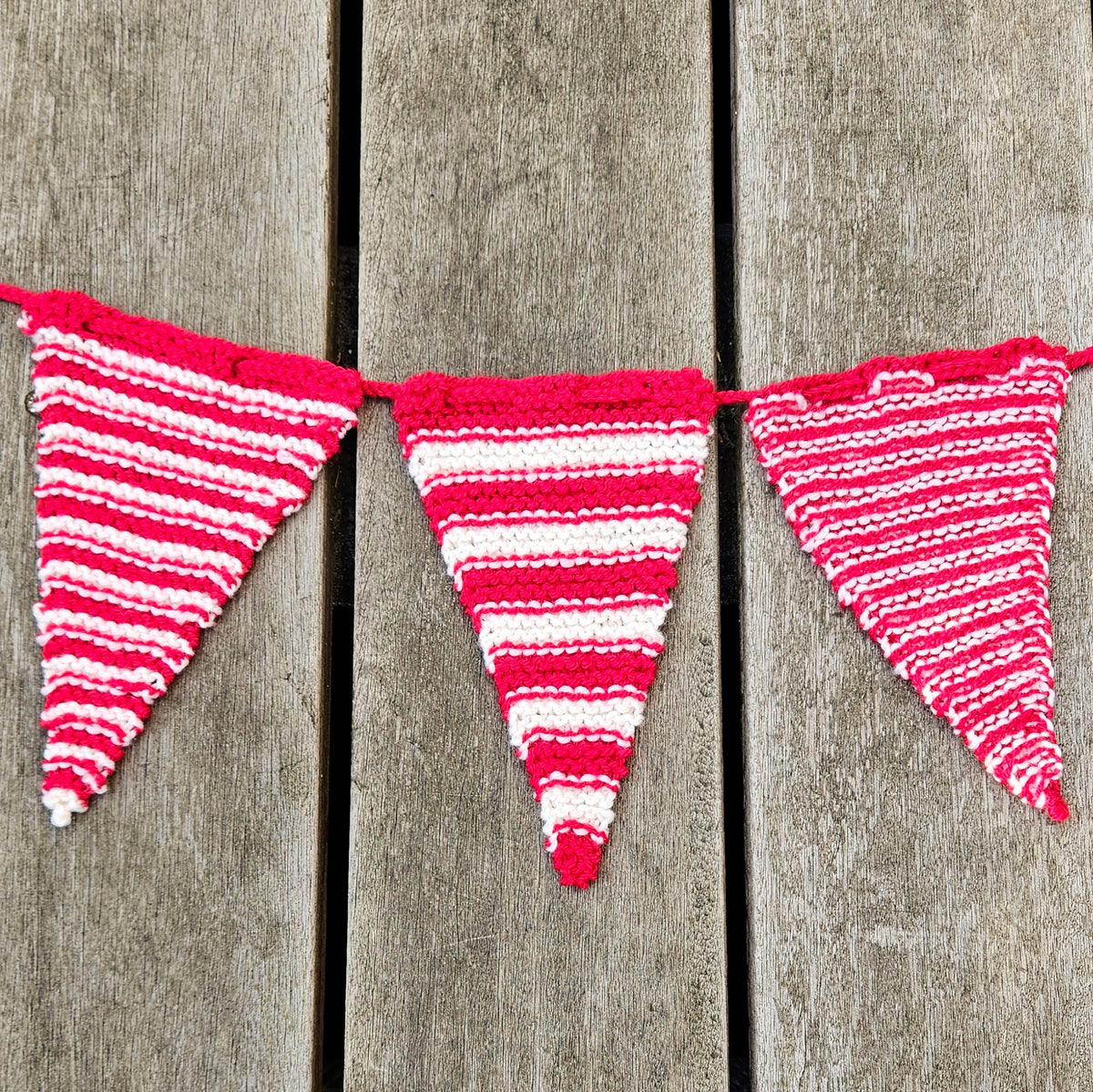 Bunting Knitting Pattern PDF Download - Fitting in Knitting
