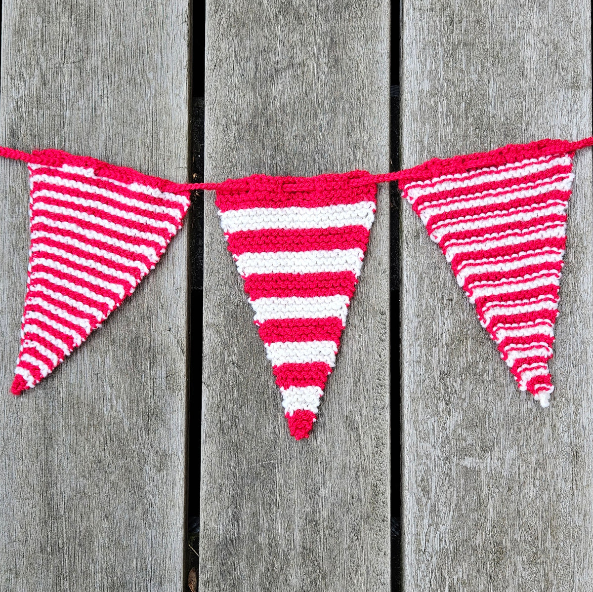 Bunting Knitting Pattern PDF Download - Fitting in Knitting