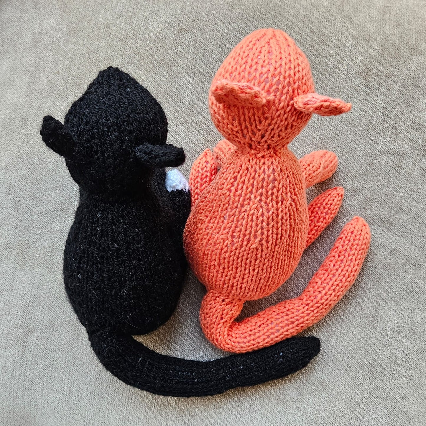 Cat Knitting Pattern PDF Download - Fitting in Knitting