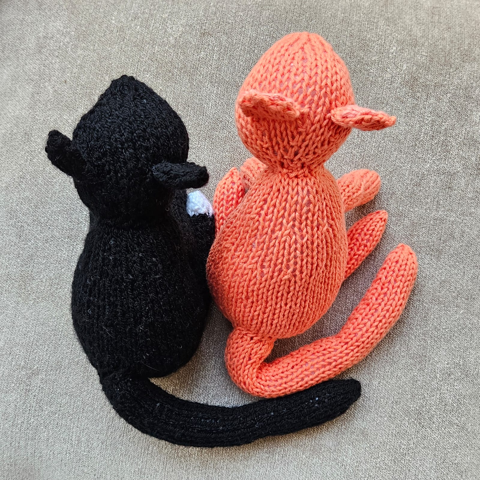 Cat Knitting Pattern PDF Download - Fitting in Knitting