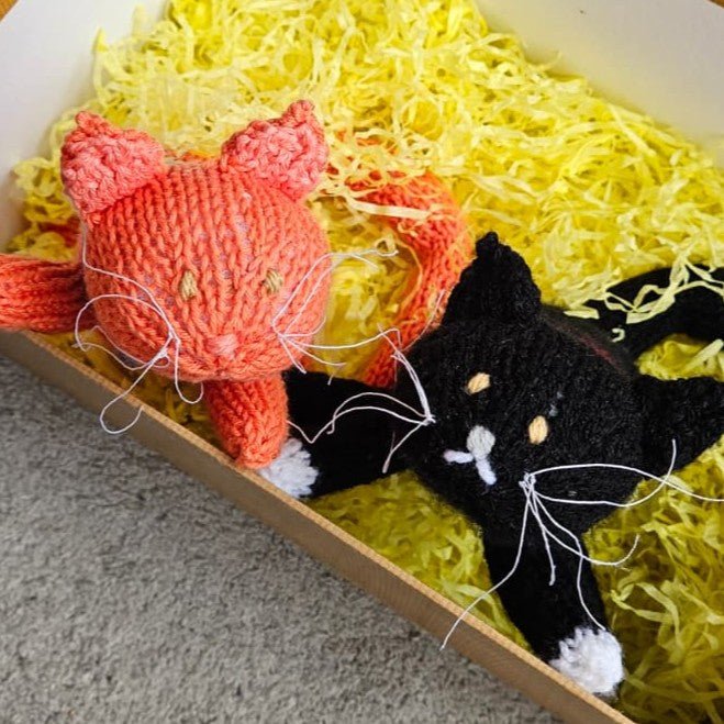 Cat Knitting Pattern PDF Download - Fitting in Knitting