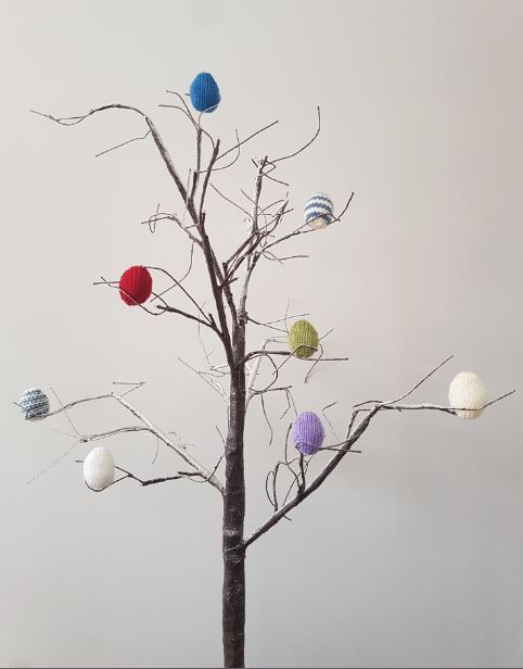 Handmade Knitted Eggs Tree Decoration Fitting in Knitting Children Quick Craft Ideas