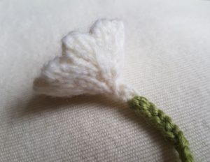 Handmade Knitted Primrose Flower Stem Attachment Fitting in Knitting Children Quick Craft Ideas