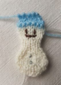 Handmade Knitted Snowman Face Fitting in Knitting Children Quick Craft Ideas