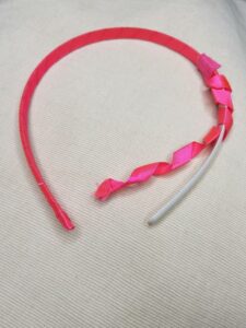 Handmade-Knitted-Headband-Reusing-Old-Fitting-in-Knitting