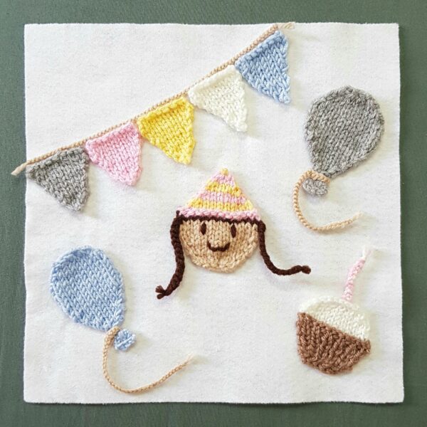 Knitted Birthday Gift Picture Complete Fitting in Knitting